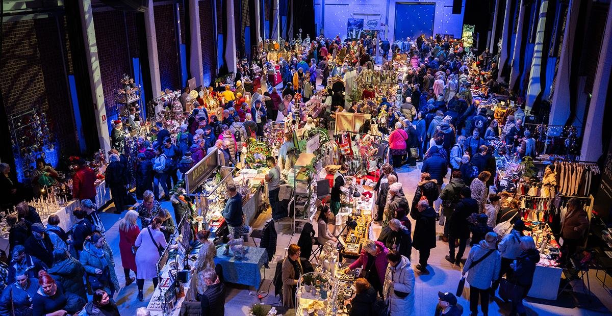 12.12 Porvoon Taidetehtaan joulutorille Kapon matkassa